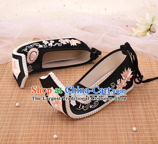 Chinese Ancient Court Women Pearls Shoes Black Embroidered Shoes Princess Satin Shoes Handmade Shoes Embroidery Lotus Palace Lady Shoes