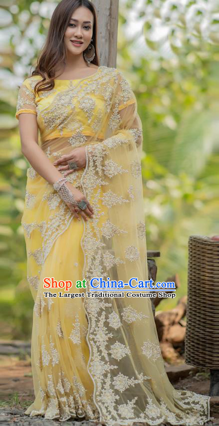 Asian India Court Lehenga Costumes Asia Indian Traditional Festival Embroidered Light Yellow Blouse and Skirt and Sari Full Set