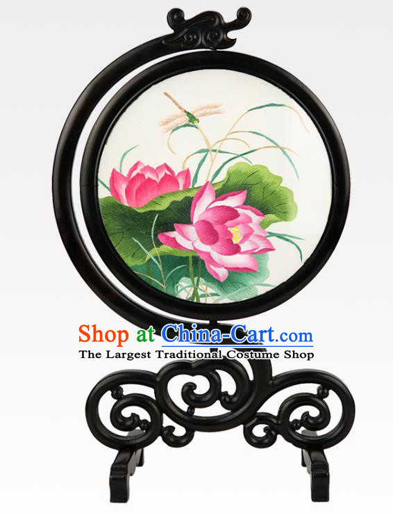 China Suzhou Embroidery Craft Embroidered Lotus Silk Desk Screen Handmade Sandalwood Table Ornament