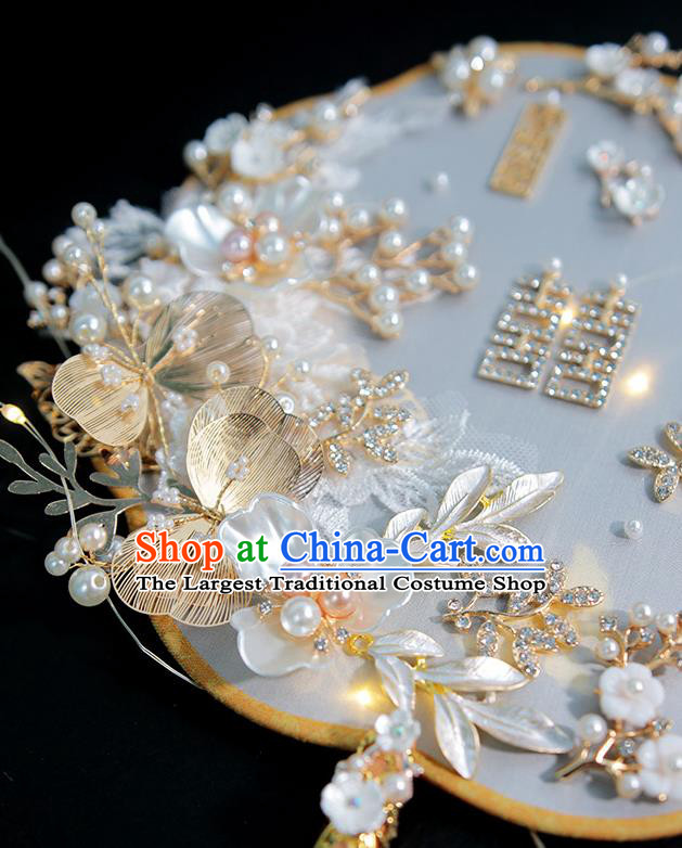 China Classical Wedding Circular Fan Traditional Handmade Shell Flowers Palace Fan