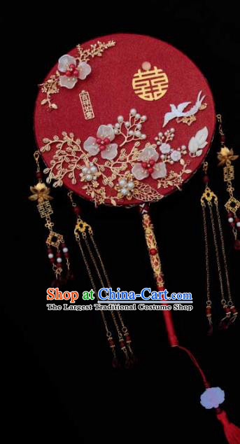 China Handmade Golden Tassel Palace Fan Classical Wedding Circular Fan Traditional Shell Flowers Fan