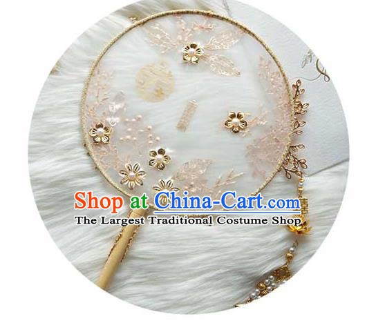 China Traditional Shell Flowers White Fan Handmade Golden Tassel Palace Fan Classical Wedding Circular Fan