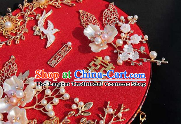 China Handmade Wedding Red Palace Fan Classical Dance Fan Traditional Bride Shell Flowers Circular Fan