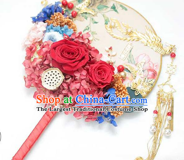 China Traditional Bride Golden Phoenix Tassel Circular Fan Handmade Wedding Roses Palace Fan Classical Dance Fan