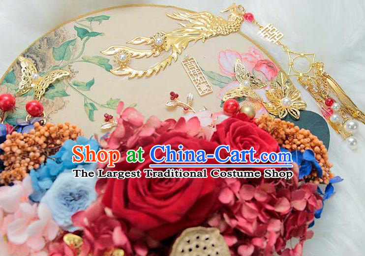 China Traditional Bride Golden Phoenix Tassel Circular Fan Handmade Wedding Roses Palace Fan Classical Dance Fan