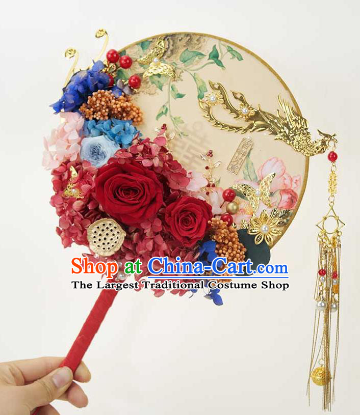 China Traditional Bride Golden Phoenix Tassel Circular Fan Handmade Wedding Roses Palace Fan Classical Dance Fan