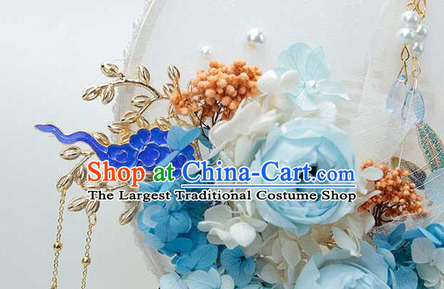 China Classical Dance Blue Silk Rose Fan Handmade Wedding Palace Fan Traditional Bride Circular Fan