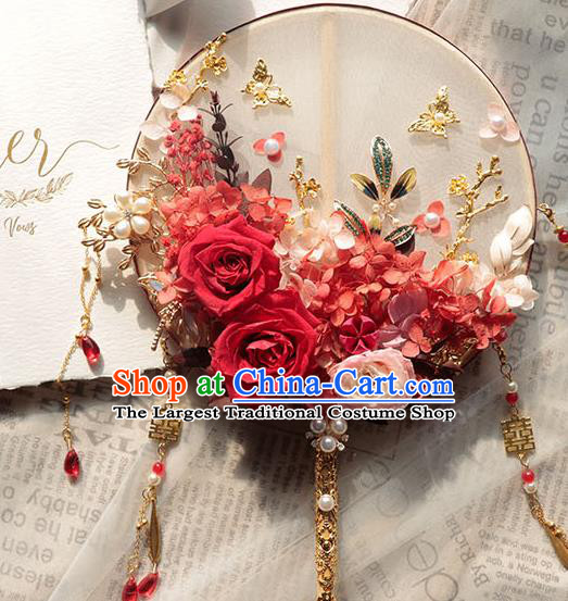 China Classical Dance Circular Fan Handmade Wedding Red Rose Palace Fan Traditional Bride Pearls Fan