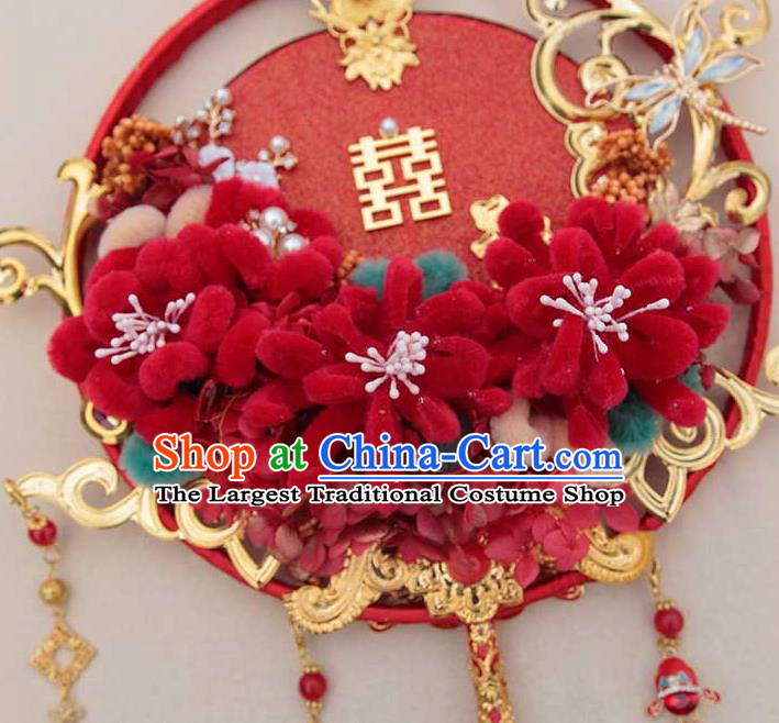 China Traditional Red Velvet Chrysanthemum Fan Handmade Palace Fan Classical Wedding Tassel Circular Fan