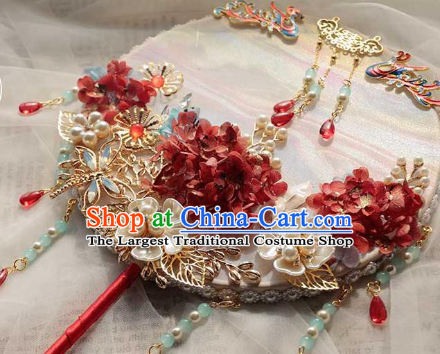 China Classical Dance Shell Plum Circular Fan Handmade Wedding Palace Fan Traditional Bride Red Hydrangea Silk Fan