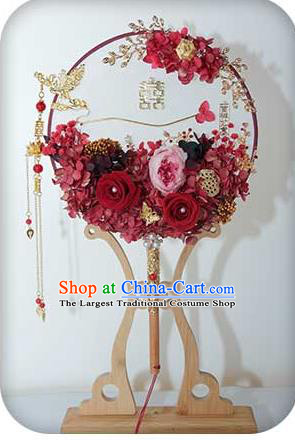 China Handmade Palace Fan Classical Wedding Circular Fan Traditional Red Rose Fan