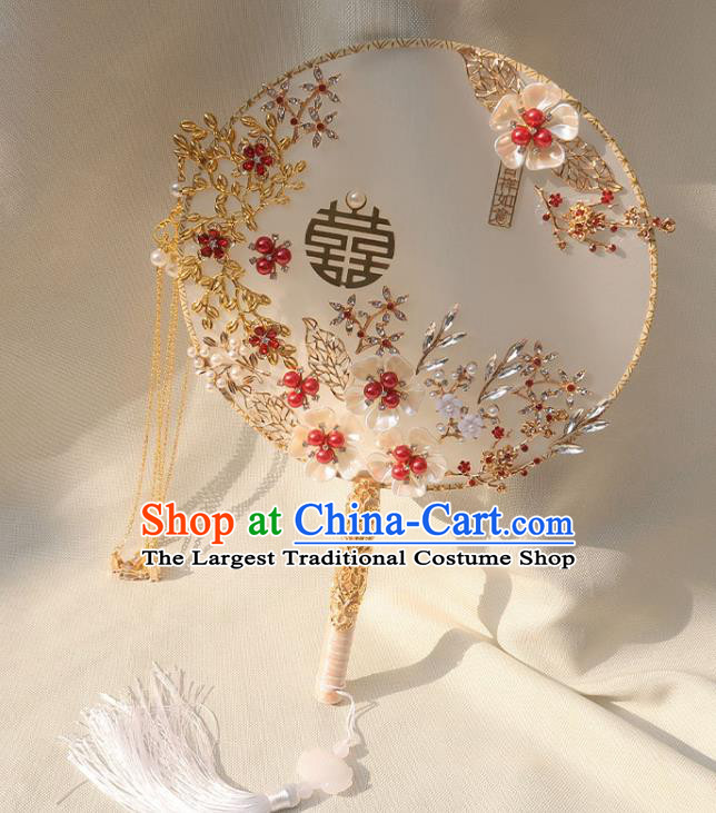 China Classical Dance Red Beads Fan Traditional Bride Tassel Fan Handmade Wedding Shell Plum Palace Fan