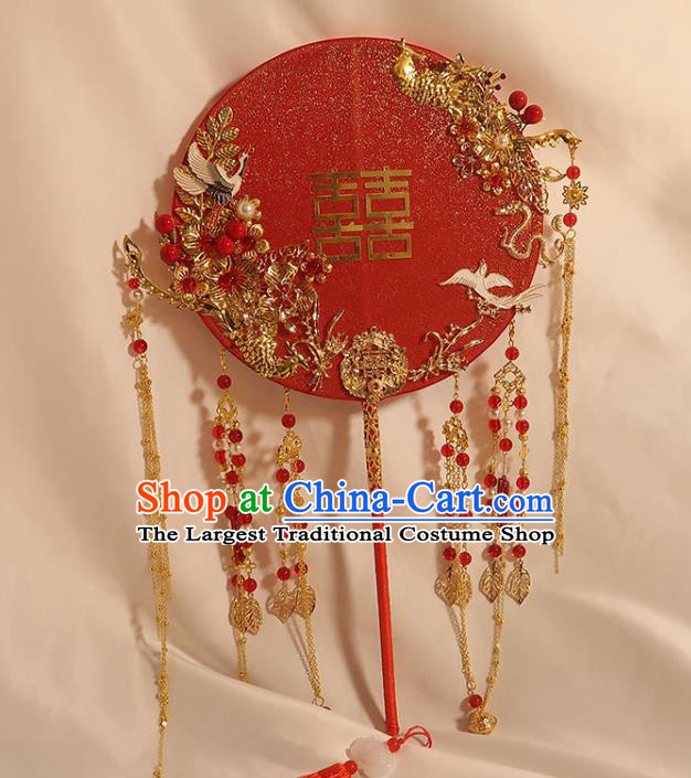 China Classical Dance Red Circular Fan Handmade Bride Palace Fan Traditional Wedding Golden Bells Tassel Fan