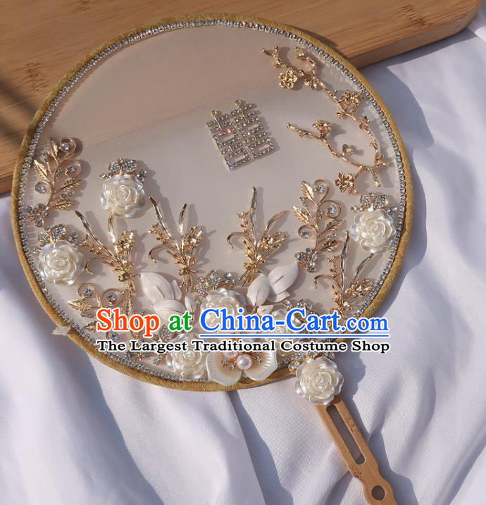 China Classical Dance Shell Roses Silk Fan Handmade Bride Palace Fan Traditional Wedding Circular Fan