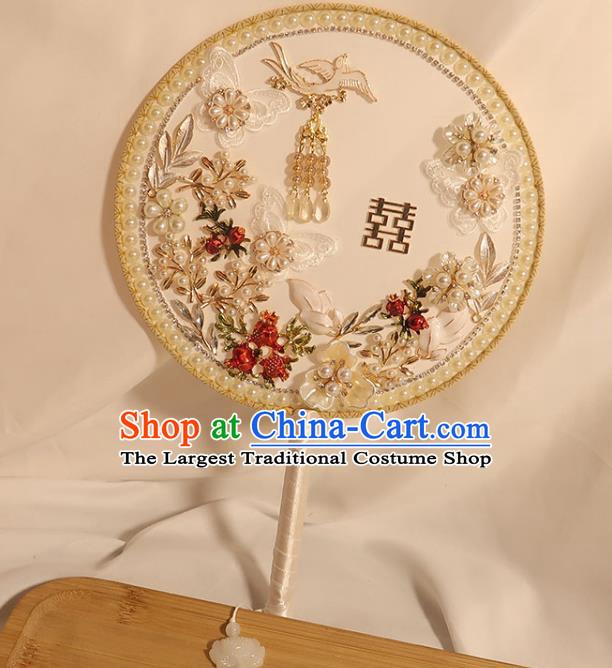 China Traditional Wedding Shell Flowers Circular Fan Classical Dance Silk Fan Handmade Bride Lace Butterfly Palace Fan