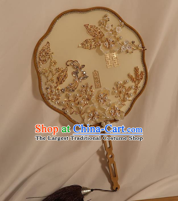 China Traditional Wedding Plum Blossom Fan Classical Dance Shell Flowers Fan Handmade Bride Pearls Palace Fan