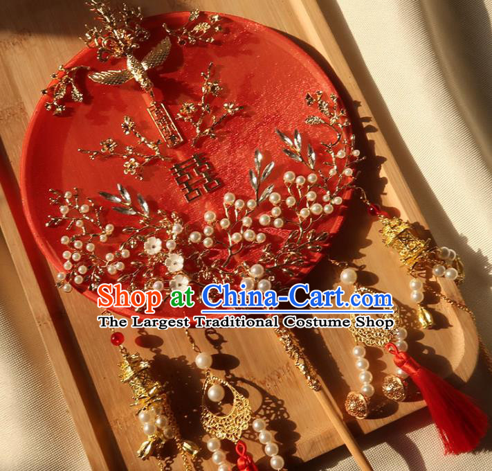 China Traditional Ancient Bride Circular Fan Handmade Hanfu Red Silk Fan Bride Golden Phoenix Palace Fan