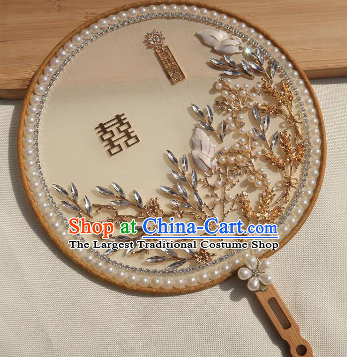 China Classical Dance White Silk Fan Handmade Bride Pearls Palace Fan Traditional Wedding Circular Fan