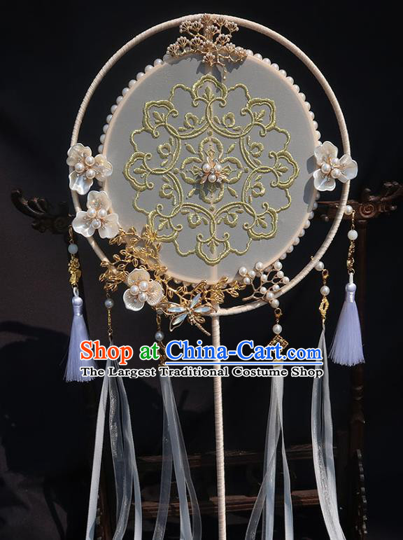 China Classical Wedding White Silk Fan Traditional Hanfu Fan Handmade Embroidered Palace Fan