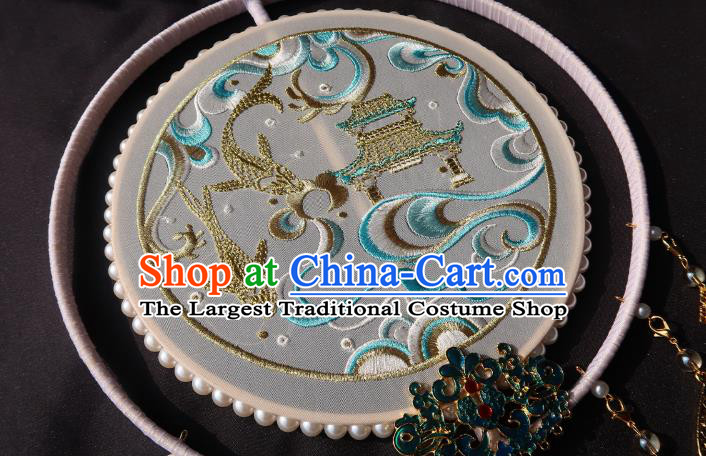 China Handmade Palace Fan Classical Wedding Bride Circular Fan Traditional Embroidered White Silk Hanfu Fan