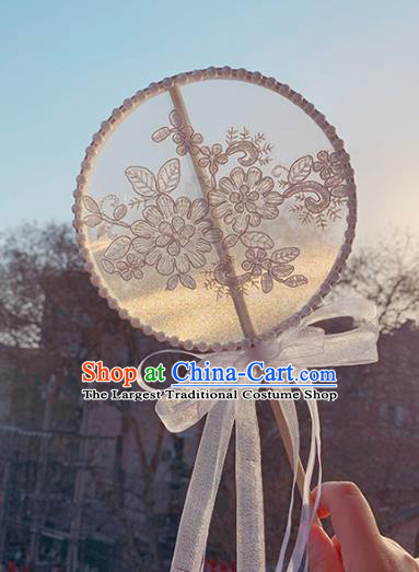China Classical Lace Flowers Circular Fan Handmade Palace Fan Traditional Hanfu Silk Fan