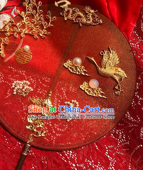 China Traditional Hanfu Golden Crane Circular Fan Ancient Bride Palace Fan Handmade Red Silk Fan