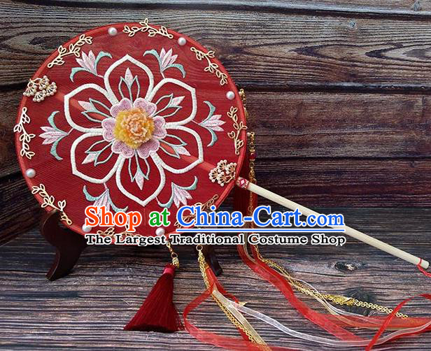 China Traditional Tang Dynasty Red Silk Fan Handmade Palace Fan Wedding Embroidered Circular Fan