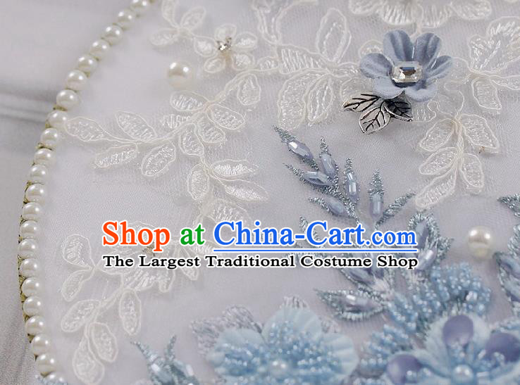 China Handmade Blue Lace Flowers Palace Fan Wedding Silk Fan Traditional Bride Circular Fan
