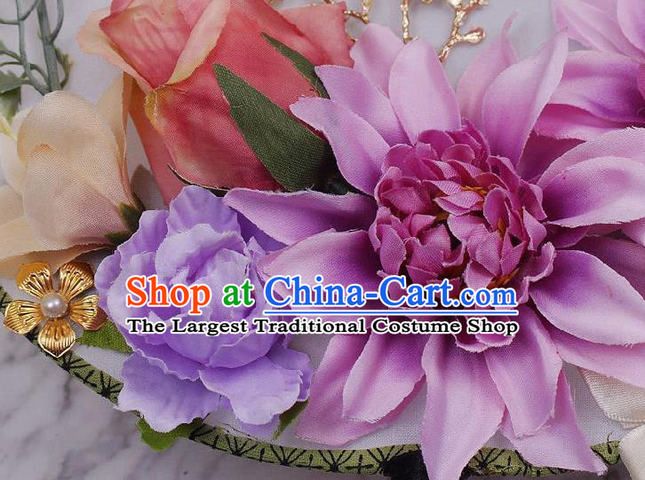 China Handmade Rosy Flowers Circular Fan Traditional Xiuhe Suit Silk Fan Wedding Bride Palace Fan