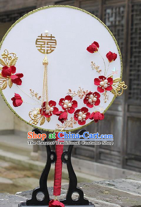 China Bride Red Plum Circular Fan Traditional Wedding Xiuhe Suit Silk Fan Handmade Palace Fan