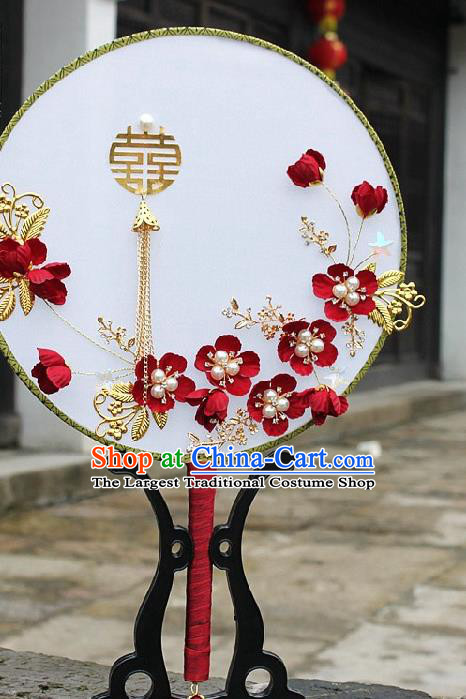 China Bride Red Plum Circular Fan Traditional Wedding Xiuhe Suit Silk Fan Handmade Palace Fan