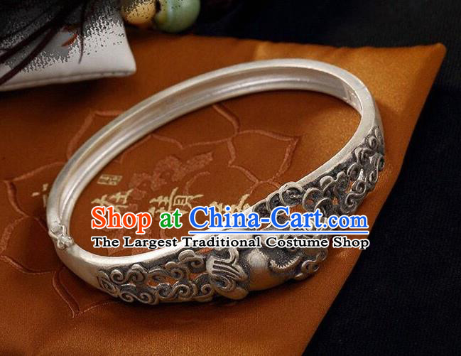 China Handmade Silver Carving Pi Xiu Bracelet Traditional Wristlet Bangle Jewelry