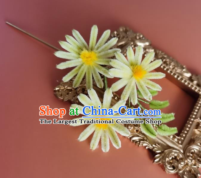 China Ancient Hanfu Velvet Daisy Hairpin Traditional Handmade Hair Accessories