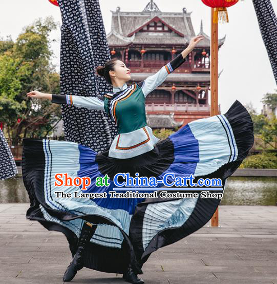 China Traditional Yi Nationality Folk Dance Clothing Ethnic Women Dance Outfits