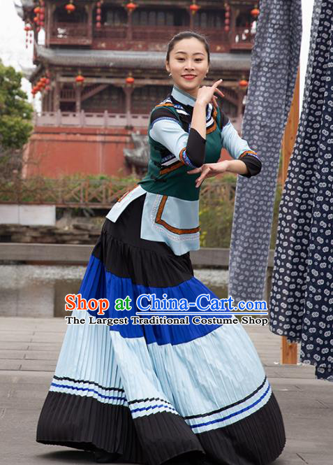 China Traditional Yi Nationality Folk Dance Clothing Ethnic Women Dance Outfits