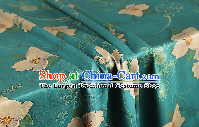 Chinese Cheongsam Green Gambiered Guangdong Gauze Traditional Brocade Drapery Classical Flowers Pattern Silk Fabric