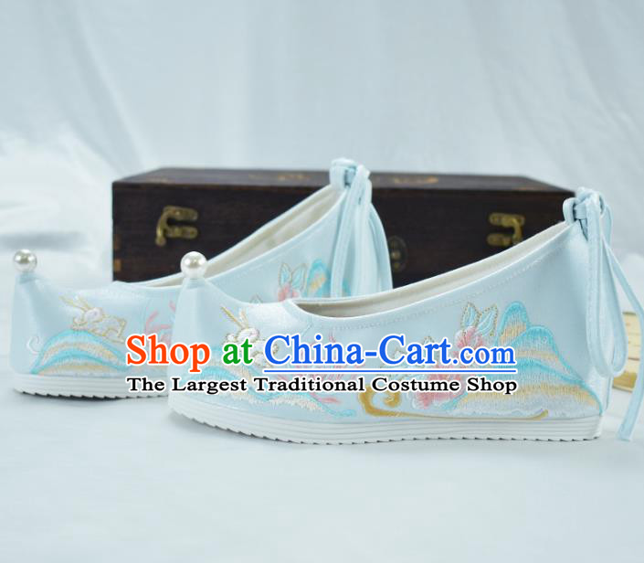 China National Embroidered Shoes Traditional Ming Dynasty Hanfu Shoes Ancient Princess Light Blue Shoes