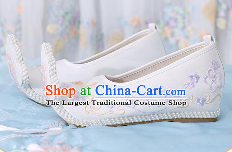 China Ancient Princess Embroidered Shoes Traditional Tang Dynasty Court White Cloth Shoes
