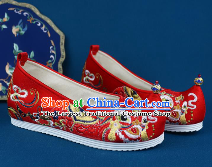 China Traditional Wedding Red Cloth Shoes Ming Dynasty Shoes Embroidered Lion Shoes