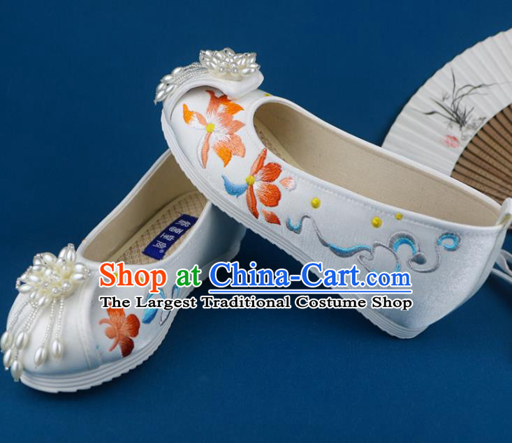 China Pearls Tassel Shoes Embroidered Shoes Traditional Wedding White Cloth Shoes