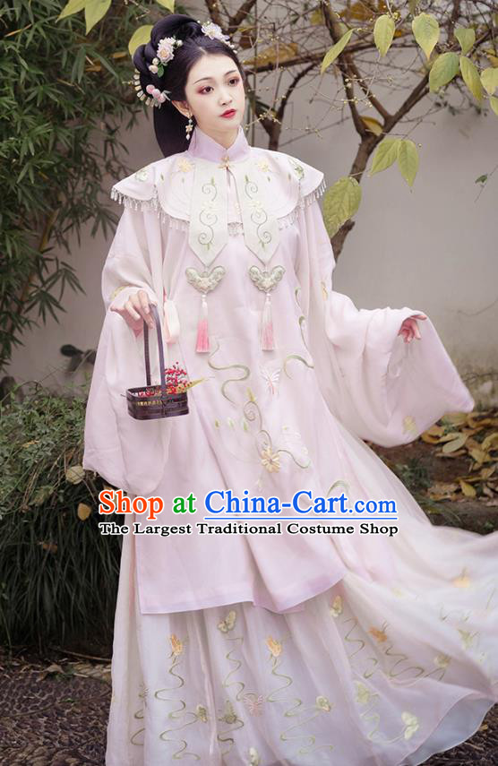 China Ancient Ming Dynasty Patrician Female Costumes Traditional Hanfu Apparels Court Embroidered Clothing