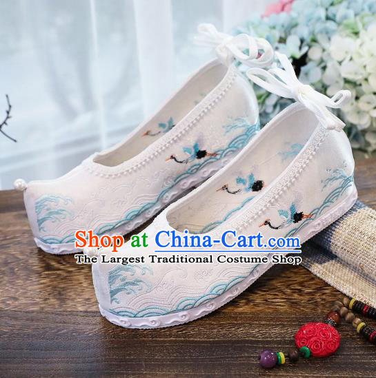 China Embroidered Crane Shoes Traditional Hanfu Bow Shoes Handmade National Pearls Shoes