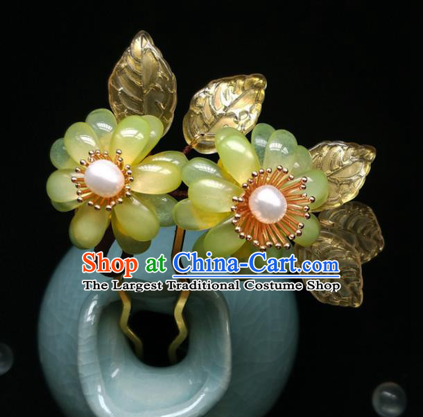China Ancient Palace Lady Hairpin Traditional Ming Dynasty Green Chrysanthemum Hair Stick