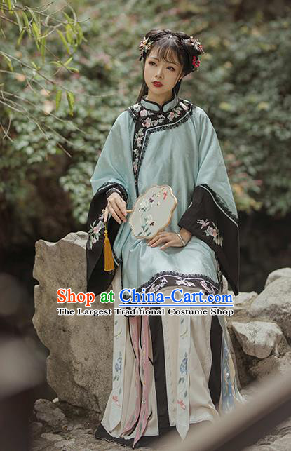 China Traditional Qing Dynasty Rich Female Embroidered Clothing Ancient Patrician Lady Historical Costumes