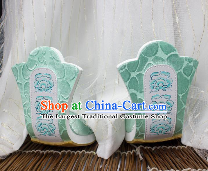 China Traditional Tang Dynasty Princess Shoes Hanfu Hand Painting Clouds Shoes Classical Light Green Brocade Shoes