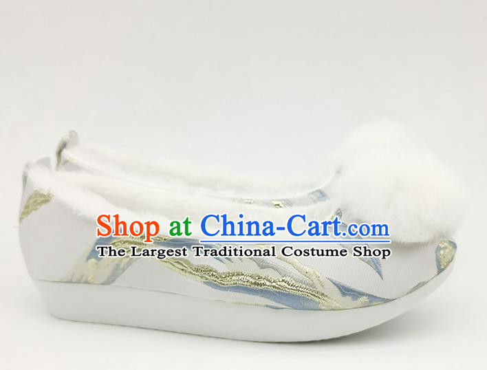 China Traditional Satin Shoes Song Dynasty Noble Lady Hanfu Shoes Classical Brocade Shoes
