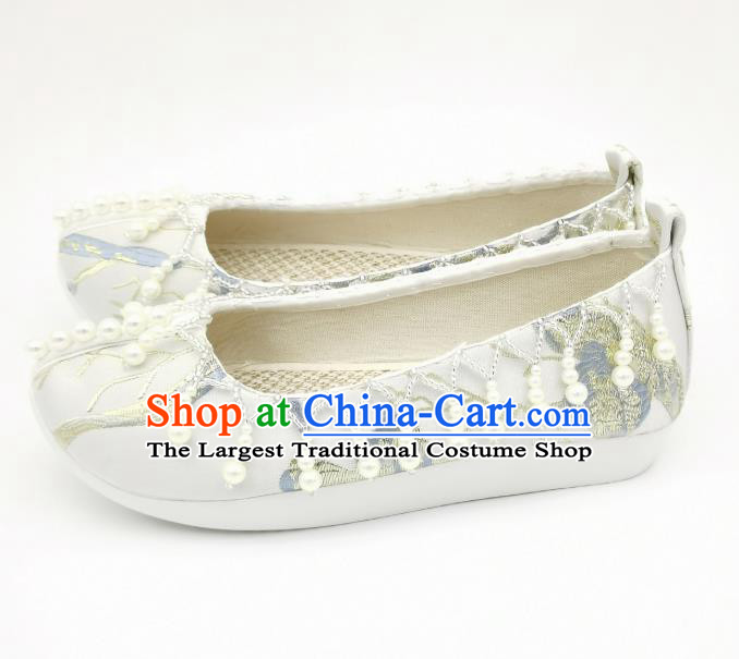 China Traditional Song Dynasty Princess Shoes Classical Pearls Shoes Handmade White Brocade Shoes