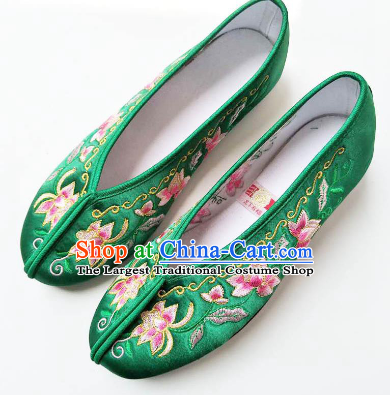 China Traditional Green Satin Shoes Embroidered Flowers Shoes Classical Wedding Xiu He Shoes