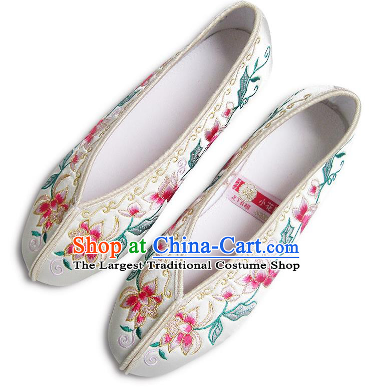 China Traditional White Satin Shoes Embroidered Flowers Shoes National Shoes