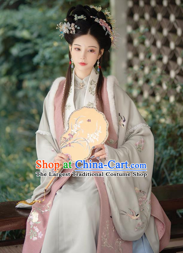 China Ancient Ming Dynasty Court Beauty Historical Clothing Traditional Embroidered Hanfu Garment Costumes